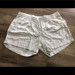 Old Navy White Shorts with pockets